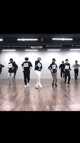 Phần 2: BTS Dance Practice 'Mic Drop' #bts #jhope #jungkook #v #jimin #suga #rm #jin #bts_official_bighit #btsarmy #micdrop #fyp #kpop #foryou #viral #xuhuong #CapCut @BIGSKY 