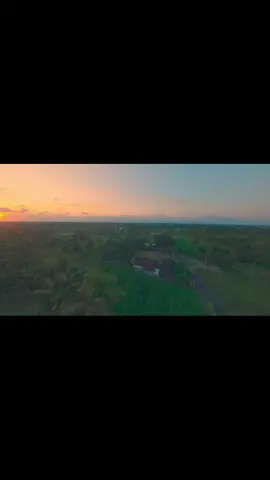 #fpvfreestyle #fpvlife #fpvdrone #tbscrossfire #lombokfpv #goprohero8 #gemfanhobby #fpvcinematic 