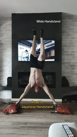 #widehandstand #japanesehandstand #handstandhold #handstand #calsthenics #streetworkout #calisthenicsathlete #workout #roadto #muscle #viral #perte #fy #volaneiperte 