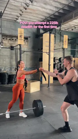 having a supportive gym community🥹💫 >>>  I ended up doing this 1 rep x 3 sets so i know i have a heavier 1 rep max in me!!🙌 We’ll see what 1 rep i can pull next time!😈