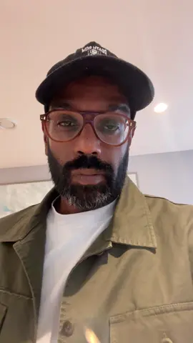 Hot weather vibes. (Yes I know I’m wearing a jacket)