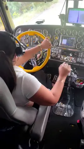 #viral #tendencia #trending #parati #sigueme #trailera #trailero #mujer #mujeres #youtuber #instagram #influencer #tiktoker #trailerosmexicanos🇲🇽💯😎 