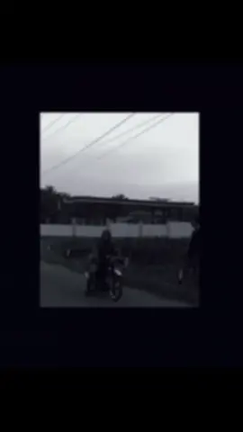 masih aja nengok kebelakang padahal udah gak di harapkan lagi😌