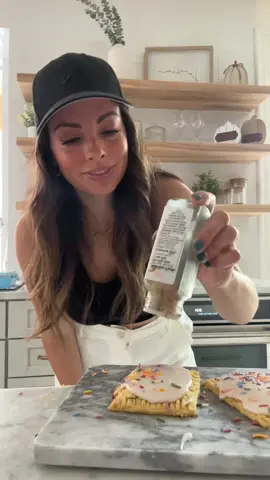 Breakfast of champions 🔥 #breakfast #pickyeater #Recipe #poptart #mom #girlmom #eggs #breakfastroutine 