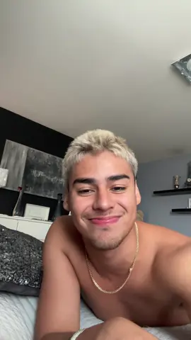 Cant do these vids in front of my sister 😭