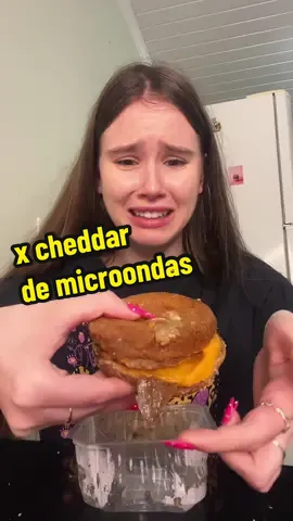 Vou dormir com fome KKKKKKK 😭 #burguer #xsalada #comida #lanche #comendo #janta 