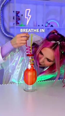 This is what happens in a vacuum! #Smart #Intelligent #StudyTok