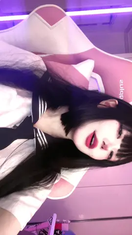 Momy is here #cosplayer 