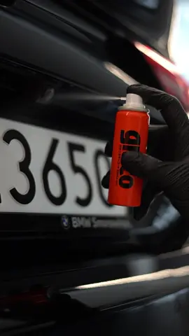 Glaco Mirror Coat Zero is characterized by its extraordinary hydrophobicity, which means that water drops on the reversing cameras run off quickly, providing better visibility when reversing the car in the rain. #soft99 #detailing #carcare #carprotection #glaco