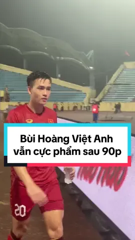 Mưa gió bóng bánh không xi nhê gì với nhan sắc này nha #back2school #Master2023byTikTok #doituyenvietnam #doituyenquocgiavn #dtvn #buihoangvietanh #buihoangvietanh❤ #buihoangvietanh20 
