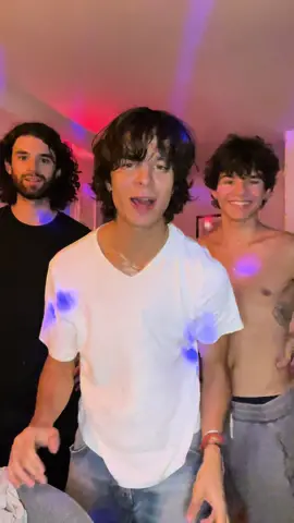 Clip de la chanson le détail sur youtube ! Lien sur insta !  On sera au concert au superosnic le samedi 23 septembre au supersonic ! Cest gratuit venez foutre le bordel avce nous 🕺🏻 #foryoupage #band #pourtoi #viral #fyp #music 