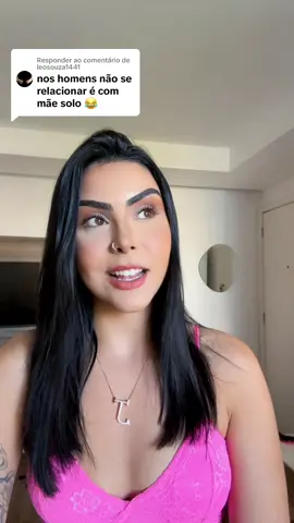 Respondendo a @leosouza1441 Comentários como esse é que fazem muitas mulheres permanecerem em relacionamentos falidos e tóxicos, por medo de não encontrar alguém que as valorize. O que muitos não sabem, é que quando uma mulher se torna mãe, ela adquire muito mais responsabilidade, independência e garra. O que pode assustar muitos sim! Afinal, fica muito mais difícil de manipular uma mulher dona de si. Porém, há homens que apreciam essas qualidades em uma parceira. M0leke não! #maesolo #maesolteira #relacionamento 