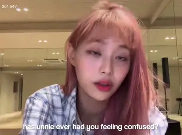 Has unnie ever had you feeling confused?  #kpop #loona #chuu #live #fyp #foryou #foryoupage #4u 