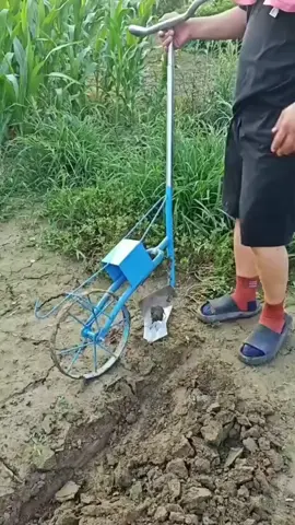 ✓A clever homemade agricultural tool. ✓Una inteligente herramienta agrícola casera. ✓Un outil agricole astucieux fait maison. ✓Akıllıca ev yapımı bir tarım aleti. LIKE AND FOLLOW US 🙏 #agriculture #agriculturelife #regenerativeagriculture #agriculture_global #agricultureworldwide #sustainableagriculture #urbanagriculture #agriculturebiologique  #communitysupportedagriculture #agricultureworld #australianagriculture #agricultureurbaine #organicagriculture #agriculturebio #womeninagriculture #agricultureaustralia #agriculturer #newhollandagriculture #salondelagriculture #agriculturephotos #agriculture_worldwide #agricultureglobal #agriculture_technique #agriculture_happy_daily #ncagriculture #californiaagriculture #saveagriculture #ukagriculture #precisionagriculture #agricultureeducation #indianagriculture #endanimalagriculture #agricultureindia #agriculturestudent #britishagriculture #agriculturevideo #localagriculture #allthingsagriculture #caseihagriculture  #tarımteknolojileri  #tarımvehayvancilik  #tarımtürkiye  #tarımişçileri  #tarımmakineleri  #tarımdünyası  #ziraatmühendisi  #ziraat  #çiftlik  #çiftçivideoları  #çiftçiler  #sebze  #meyve  #traktörvideoları  #traktörcü  #tohum  #gübre  #bitki  #ağaç  #bağ  #farm  #farmlife  #farming  #farmer  #farmtok  #rurallifestyle  #ruraltiktok  #ruralliving  #cow  #agro  #harvesting  #harvester  #harvest2022  #tractor  #tractortrailer  #tractorchallenge  #tractortok  #johndeere  #johndeerearmy  #johndeerelovers  #johndeerepower  #johndeeregreen  #newholland  #newhollandarmy  #agriculteur  #agricultura🚜🌱  #agritok  #agricultor 