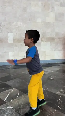 Era para el otro lado Chuchoooo 😂🥰 #chucho #fyp #viral #felicidad #duo #risa #parati #sonrisa #fypシ #hermanos #divertido #marian 