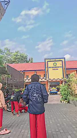 Apa itu trend bucin?!🤪😂 #tapaksuci #silatkeren #tspm #tapaksuciputeramuhammadiyah #pencaksilatindonesia🇮🇩 #trendtiktok2023🔥🔥 #fyp #lumajangeksotik #produkjatim #srikanditapaksuci #trending #xyzbca 