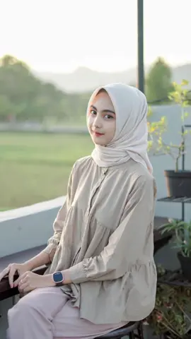 Cewek Pakai Jilbab Cantik ... Gadis Pakai Hijab Cantik ... Cewek Cantik Berhijab ... Cantik Berhijab ... Bidadari Selfie .... #cantikberhijab #bidadariselfie #hijaberscantik #hijabers #bidadaricantik #gadishijab #hijabgirl #hijabitiktok #CapCut 