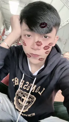 Sống ở đời thì đừng khinh ai😉 #fyp #xuhuong #anhbo9xthixa #theanh #fbtheanhnguoinoitieng #CapCut 