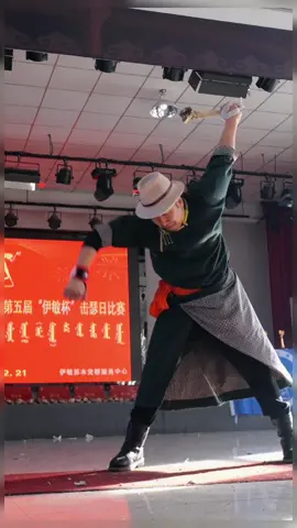 Break the cow's bone with your bare hands. Try it. Can you do it?#Sports in Mongolia#Mongol Bok#fyp #foryou 