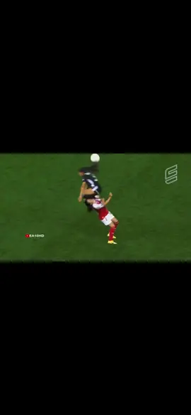 As the women league’s are going to start soon. Here as some unreal tackles in womens football #women’s football #wsl #nwsl #frauen-bundesliga #unrealtackle 