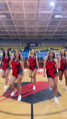 Dobrego tygodnia ☀️🤍 #gossipgirl#cheerleaders#cheerleadersoftiktok#basketball#dancetok#trend#viral#viralvideos#dancers#foryoupage#foryou#dlaciebie#fyp#fp#dc