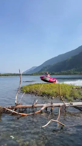 Some fun jumps with the mini jet boat! #grindhardplumbingco #sentandbent #jetboat #miniboat #fullsend 