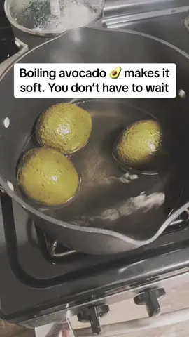 Food hack.. Boiling avocado makes it soft #food #foodhacks #avocado #foodtiktok #fyp #fypシ゚viral🖤 #VozDosCriadores #screammovie 