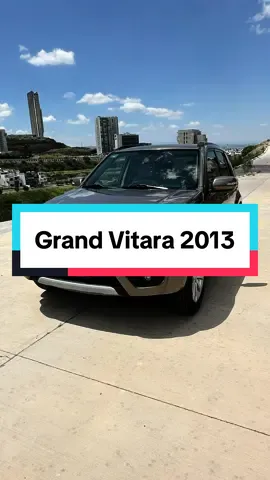 Suzuki Grand Vitara 2013 por dentro