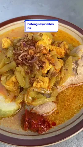 PAGI SARAPAN BUBUR AYAM❌ PAGI SARAPAN LONTONG SAYUR✅ Siapanih yang sering sarapan kesini??🤔😋 🏡LONTONG SAYUR MBAK IDA 📍Terusan Jalan Indragiri, sebelah kantor KPU Kota Surabaya ⏰Buka jam 6 pagi-habis 💵Seporsi 10 ribu saja 🎥 By IG/deteksi #lontongsayur #lontongsayursurabaya #lontongsayurmbakida #surabaya  #kakilimasurabaya #fypシ゚viral 