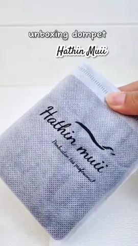 Cari dompet minimalis yang pas ditanya kecil tapi muat banyak? Ini aja deh, cus langsung beli banyak varian warnanya juga loh #dompetwanita #dompetmurah #dompetcewek #dompetlipat #dompetmini 