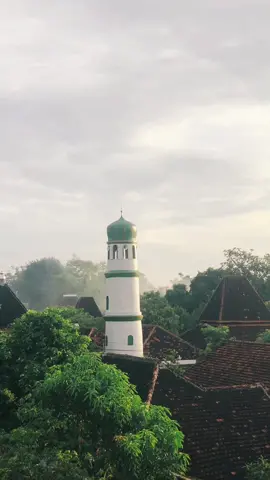 Penuhi kolon komentar dengan quote islam yang kalian suka #fypシ #ngaji #tilawahquran #vibes #vibes90an #masjid #embunpagi 