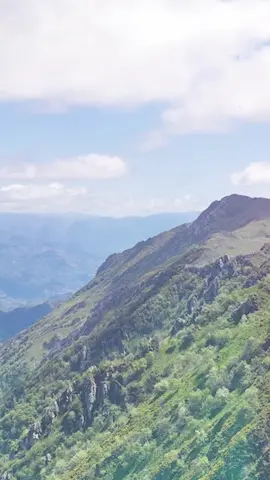 'Cycling's Mount Olympus' 'Europe's Hardest Climb' or, simply, The Angliru. #LaVuelta23 hits it today, prep with our doc! https://gcn.eu/Angliru