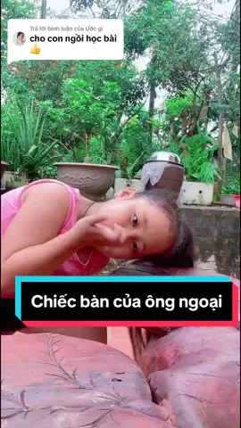 Trả lời @Ước gì ngồi học thì k tiện vì mặt bàn k rộng lại gồ ghề chị ạ ,em sẽ cho các bé ăn sáng ,chải đầu ,đọc sách ở bàn này và ngồi kể các câu chuyện về ông ngoại cho các bé nghe #LearnOnTikTok  #longervideos #lainhunguyet #xuhuong #giadinh 