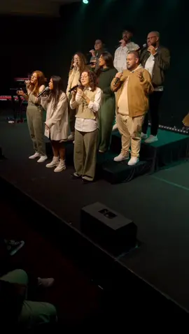 Às vezes, é necessário enfrentar um super problema pra que a gente reconheça que só com a ajuda de Cristo daremos conta. 😌 Já pensou nisso? ELE É SEMPRE BOM. ❤️ Marca alguém aqui nos comentários que precisa ouvir isso hoje.👇🏼 #DeusÉBom #luzerimaslivesession 