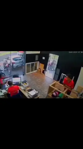 Real life heroes in action ❤️ #RandomActsOfKindness#RandomActsOfKindness #KindnessMatters #SpreadLove #BeKind #HumanKindness#ActsOfKindness #PayltForward #KindnessisContagious #Inspiration #PositiveVibes #GoodDeeds #BeTheChange #LoveAndKindness #MakeADifference #CommunityKindness #KindnessChallenge #EmbraceKindness #BeTheLight #SmallActsBigImpact #PowerOfKindness 