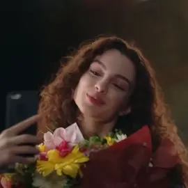 ووخد الورد من خدي😢 #suburcuyazgıcoşkun #يازجي #اسيا #kardeşlerim #اخوتي #explor #foryou #fypage #fypシ #viral #fypsounds #fyp #fyp #foryou #اكسبلور 