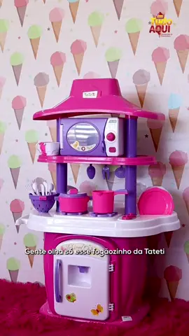 Deixe a imaginação cozinhar e celebre a alegria da infância com esse fogãozinho todo equipado, que a sua menina com certeza vai amar.  O mês das crianças está chegando e você já sabe: diversão e brinquedos de montão é na Tudo Aqui!  #lojatudoaqui #mesdascrianças #diadascrianças #brinquedosparameninas #brinquedosparameninos