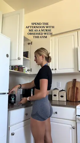 a fire back day and introducing our newest family member 🫶🏻 #fyp #backworkout #dayinthelife #registerednurse #nursetok #dogtok #traderjoes #groceryshopping #Fitness #weightlifting #afternooninthelife 