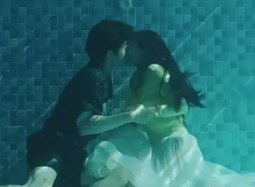 🔥CẢNH HÔN CỦA NGÔ TUẤN ĐÌNH VÀ LƯ DỤC HIỂU DƯỚI NƯỚC!!!!! #ngotuandinh #wujunting #吴俊霆 #luduchieu #luyuxiao #卢昱晓 #昱吴伦次 #一拍即合的我们 #hititoff #xh #fyp  