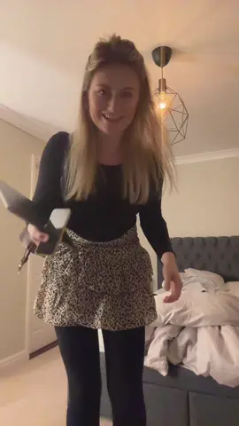 GRWM to do a marketing event with @🇬🇧 TikTok Shop @SellWithTikTokShop_UK  #fyp #wishuponacandleco #tiktok #tiktokshop #huddle2023 #mindsharevent #magicmail #SmallBusiness #smb #magicalmoment #homefragrance #magictok #london #madeinnorfolk #autumnvibes #halloweencandles 