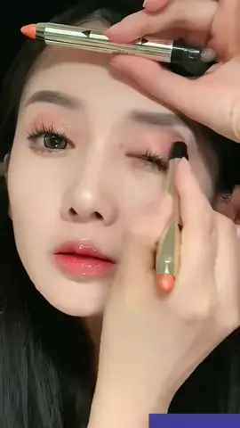 Double-head design, comes with applicator stick, easy to create shiny eye makeup, prevents smudging and does not fly off #good quality #Eyeshadowstick #beauty#eyeshadowstick #fyp #foryourpage