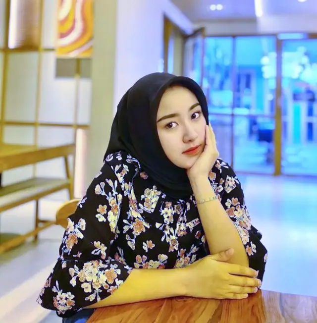 Kutemani dirimu dari BURIK hingga GLOWING, tapi setelah cakep, dirimu Berpaling 😂😂😂