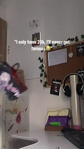 If yk what people would do to at least reach 1k🤝💀 #paperdragon #aesteticpaper #dragon #viral #fyp #paperdragonpuppet #famous 