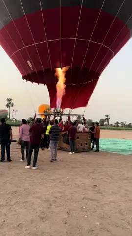 #البالون_الطائر_الأقصر_مصر🇪🇬✌️ #مصر🇪🇬_السعوديه🇸🇦_اليبيا🇱🇾_الإمارات🇦🇪💚20 #اجمل_فيديوهات_على_تيك_توك #البالون_الطائر_بالاقصر_اسباني #الشعب_الصيني_ماله_حل😂😂 #مصر🇪🇬 #مول_البالون #اكسبلورexplore #البالون_الطائر_بالاقصر #وادي_الملوك 