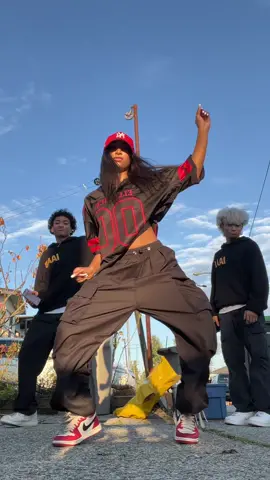 hitting my dance at 40% #boastydancechallenge #trythisdance #lowenergy #smooth #trendingdancechallenge #boasty 