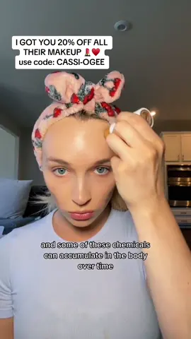 Nontoxic makeup for the WIN!! Make the switch, your hormones will literally thank u #nontoxicliving #nontoxic #wellnesstok #healthylifestyle #nontoxicbeauty #nontoxicmakeup #ogeebeauty #ogee #beyondcleanbeauty #cleanbeauty #healthandwellness #wellnessgirl #cleanmakeup 