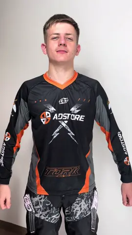 Camisa de Trilha ADSTORE -Cores  “Descubra o equilíbrio perfeito entre estilo, conforto e desempenho com a camisa de trilha ADSTORE - sua companheira confiável para explorar a natureza de forma única e inesquecível “ - Disponível em várias cores para que você possa escolher a sua preferida 🤩 #CapCut #motocros #trilha #trilhademoto #aventura 