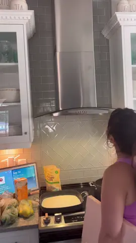 it’s so pretty 🥹 in my amerzon under “as seen on tiktok & ig” #amazon #amazonhome #wreath #falldecor #homedecor 