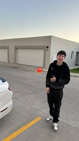 NO ME ENAMORO PUES ESO ME QUITA TIEMPO.⏳🖤🤫