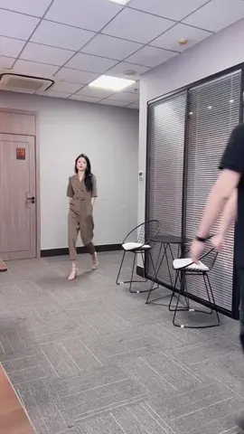 1761.菲菲总我包年！_#办公室_#原创短剧